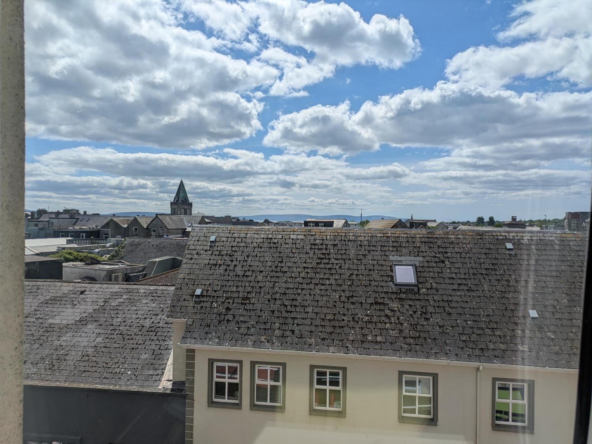 Heart Of City Centre Stunning View Galway Esterno foto